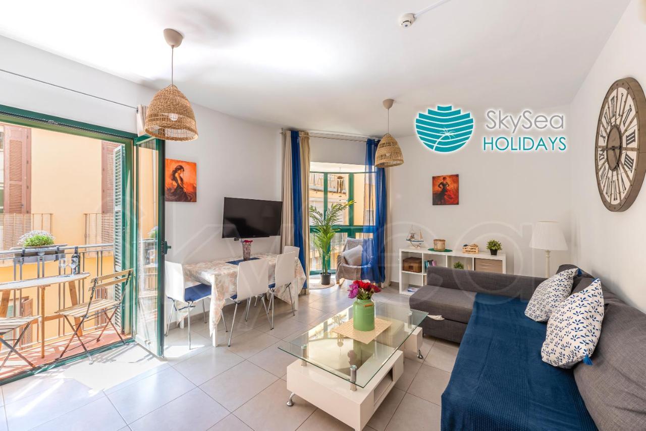 Skysea Holidays City Center Suites Málaga Buitenkant foto